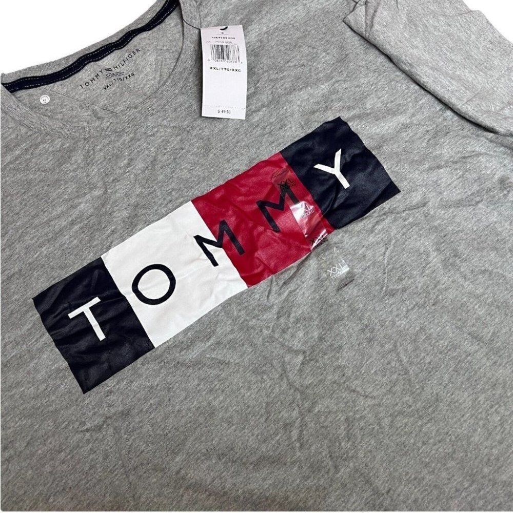 Tommy Hilfiger T-Shirt Flag Logo‎ USA Red White Blue Graphic Crew Neck